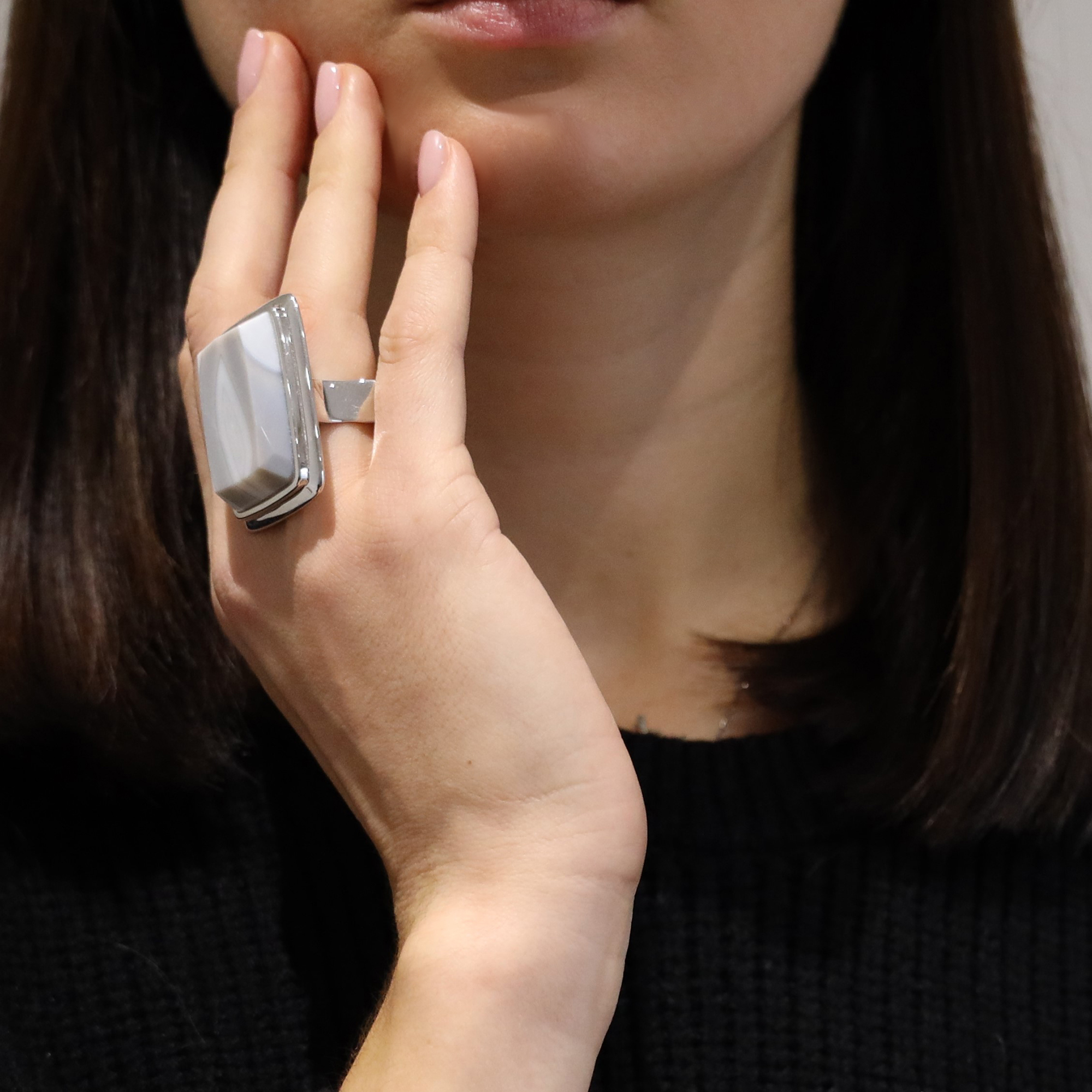 Bague à volume rectangle en argent et pierre naturelle agate grise – Image 2