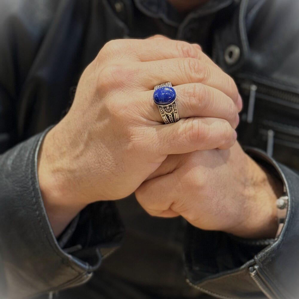 Alternative view of Bague homme ethnique lapis argent