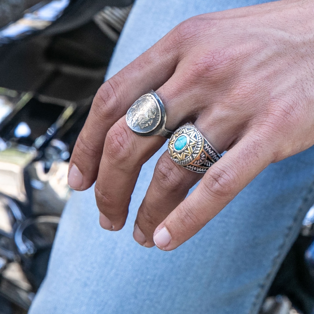 Alternative view of Bague homme tête indien pièce argent