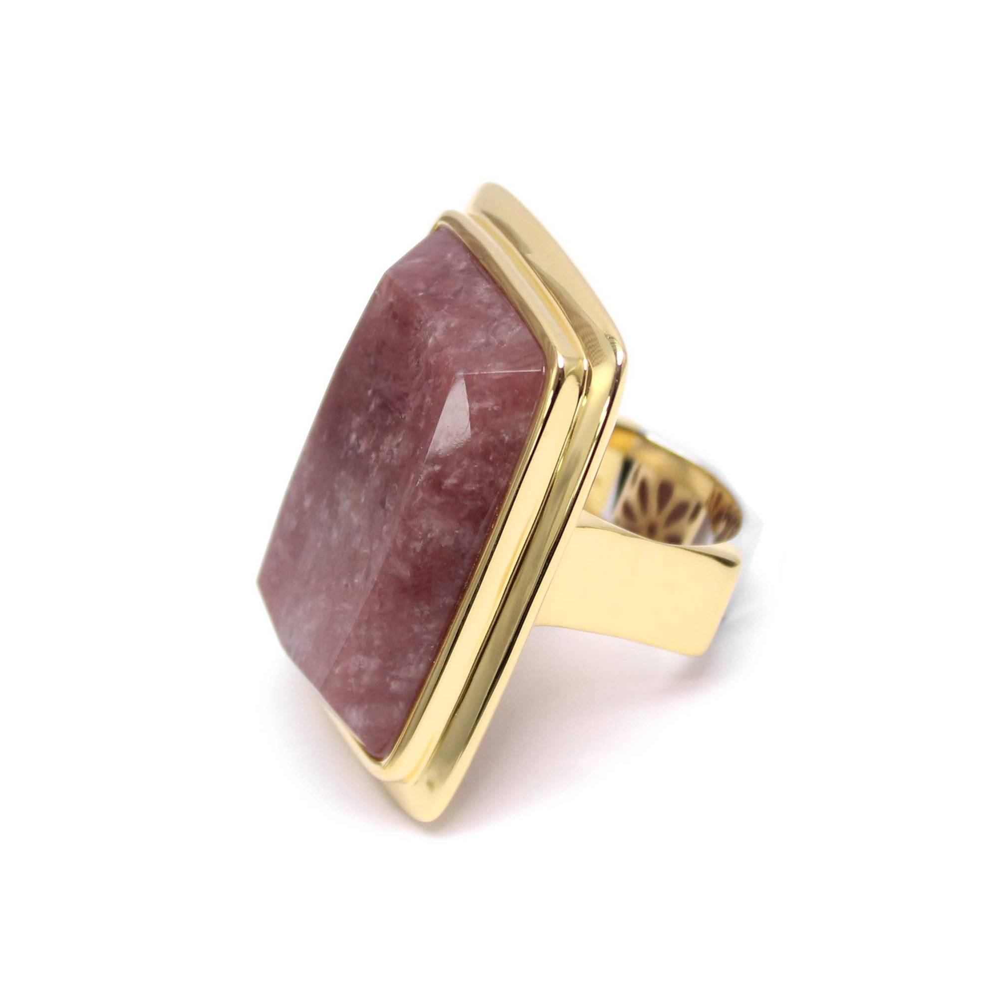 Bague à volume rectangle en argent doré et pierre naturelle quartz fraise – Image 3