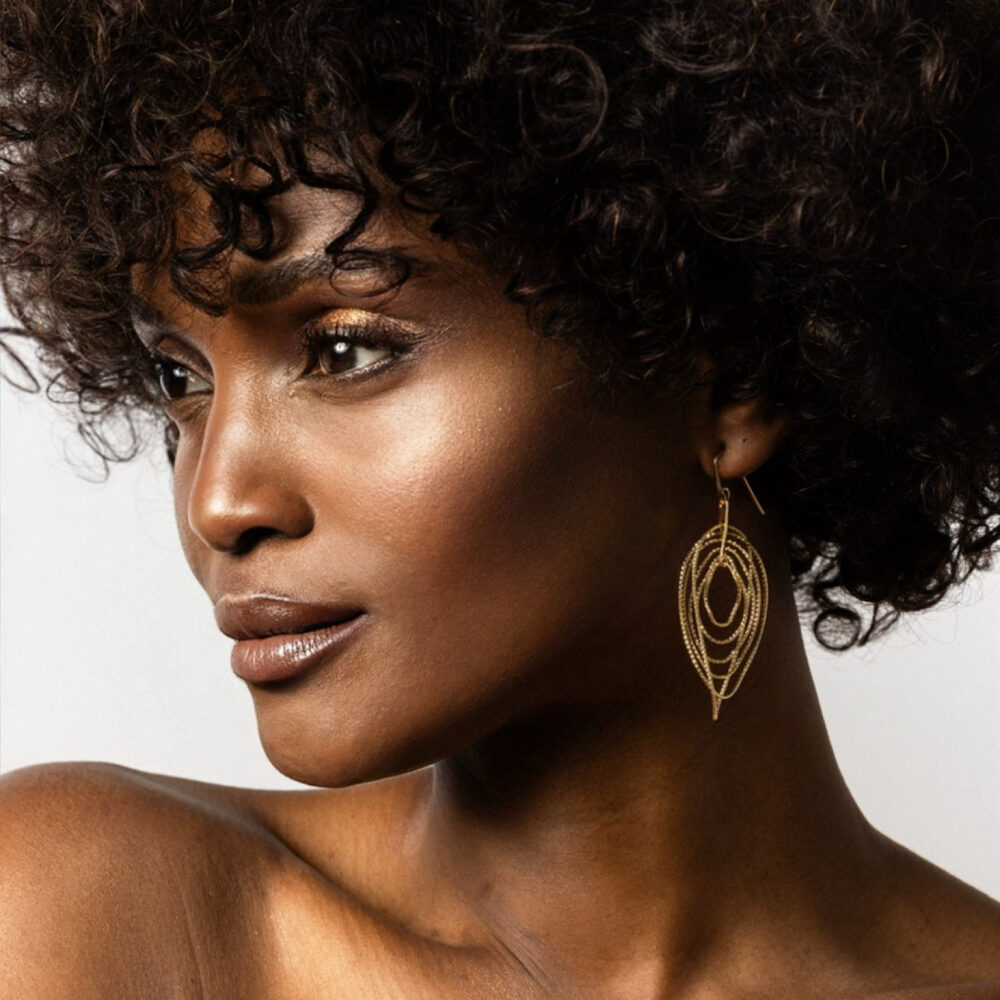 Alternative view of Boucles d'oreilles argent doré rhodié diamanté torsadée