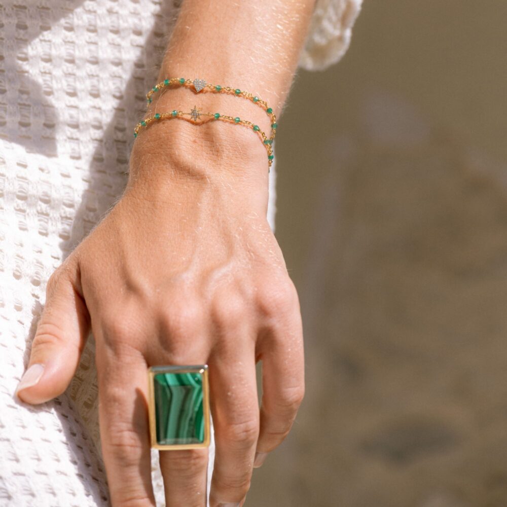Alternative view of Bracelet argent doré cœur serti blanc pierre onyx vert