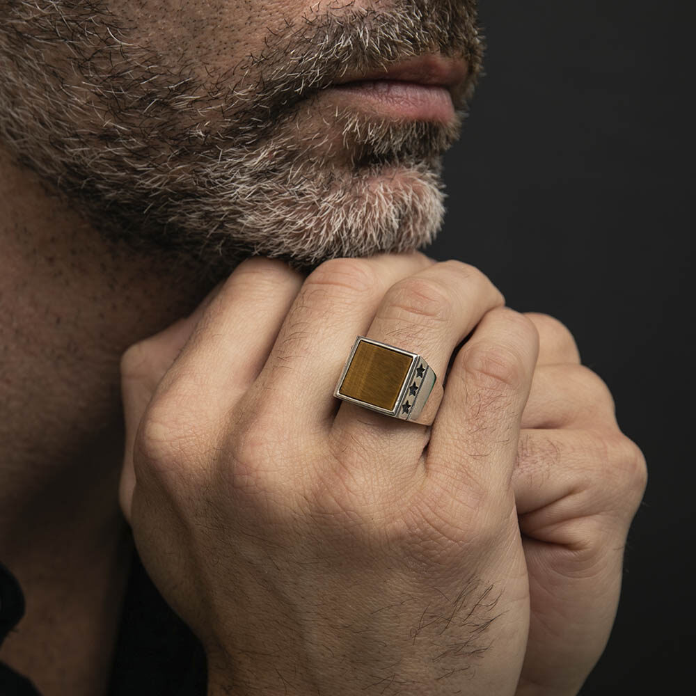 Alternative view of Chevalière homme étoiles œil de tigre argent