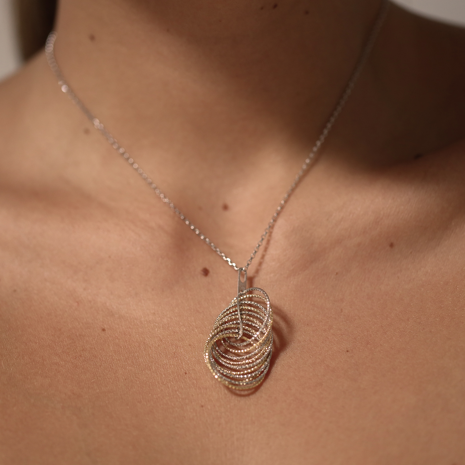 Collier argent rhodié doré diamanté spirale vertigo – Image 2